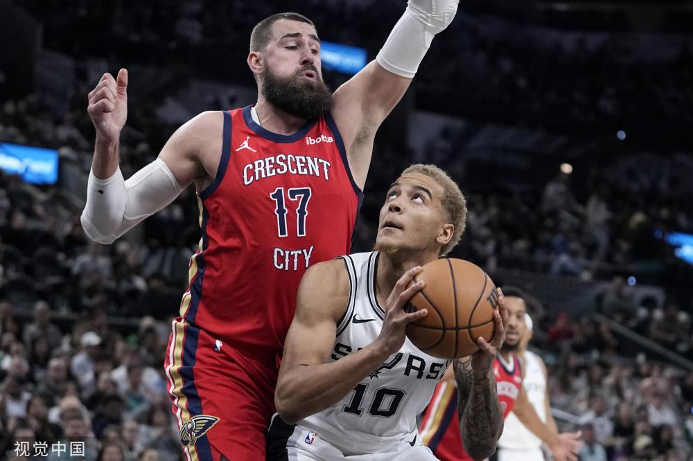 一边是新锐 一边是新锐