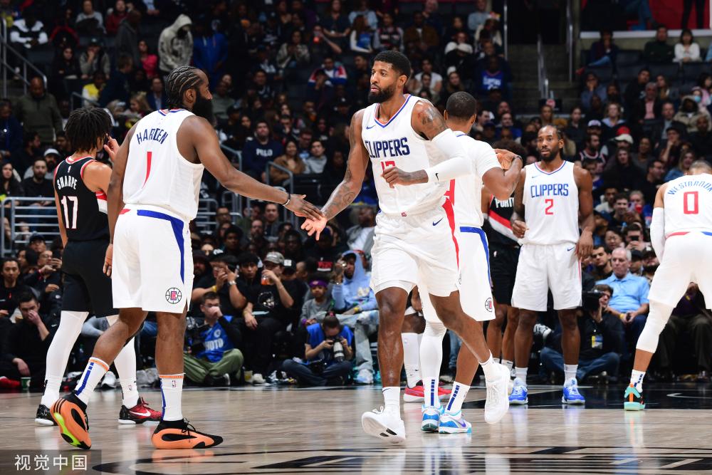 凭借其敏锐 凭借其敏锐